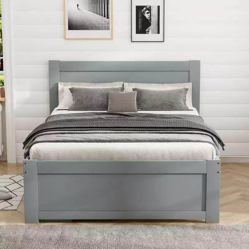 Letto a piattaforma in legno con cassetto portaoggetti e mensole