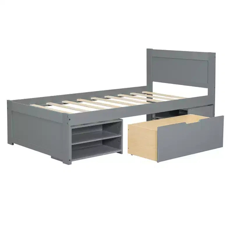 Letto a piattaforma in legno con cassetto portaoggetti e mensole