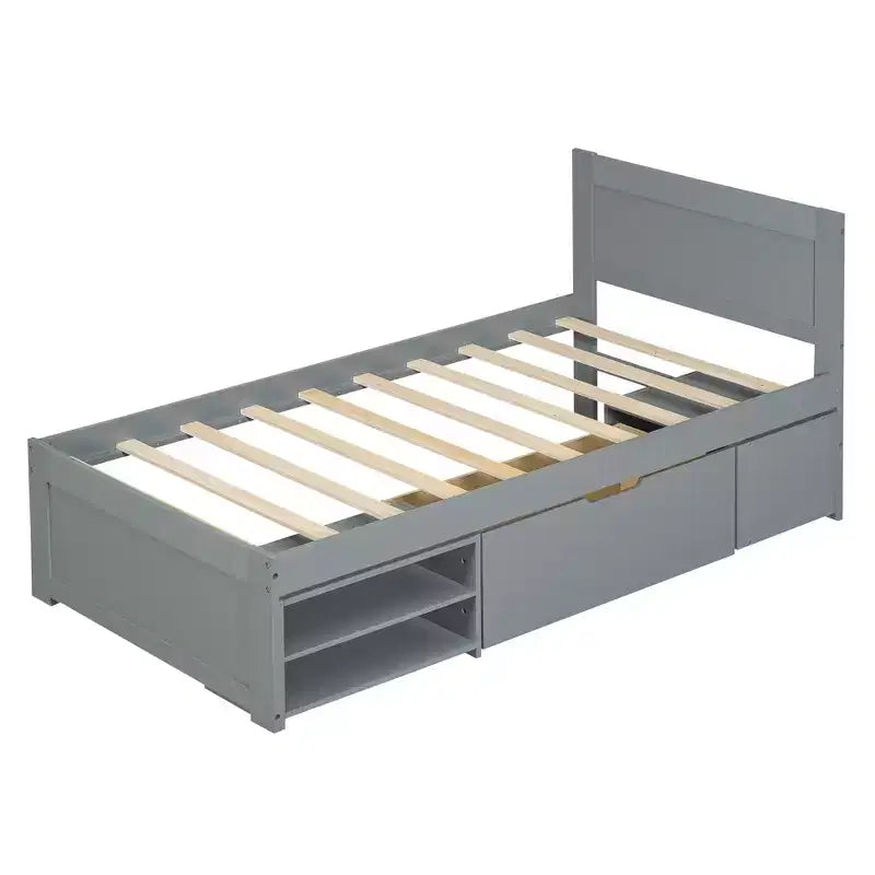 Letto a piattaforma in legno con cassetto portaoggetti e mensole