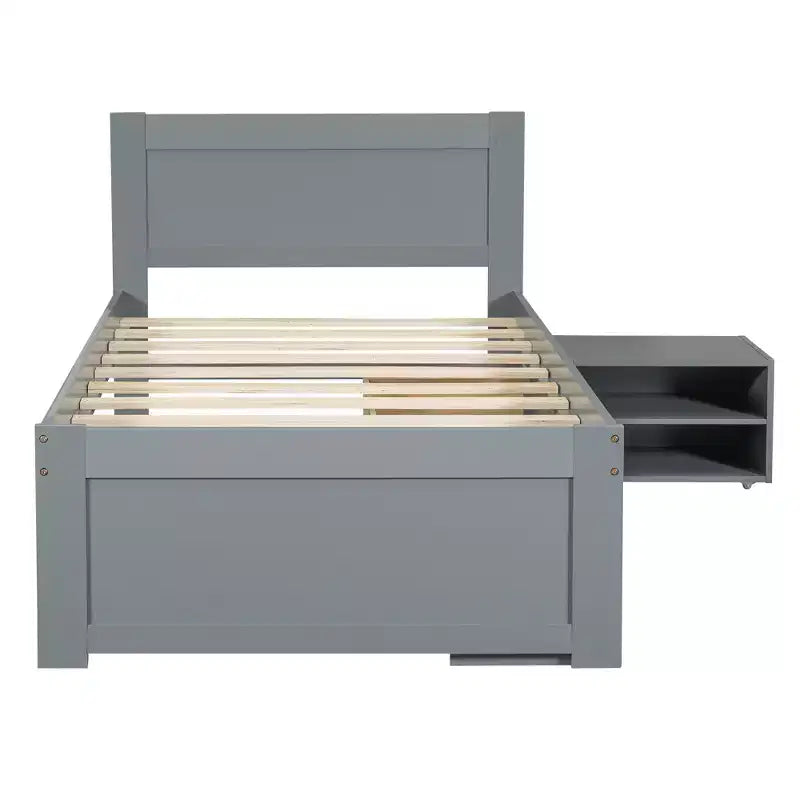 Letto a piattaforma in legno con cassetto portaoggetti e mensole