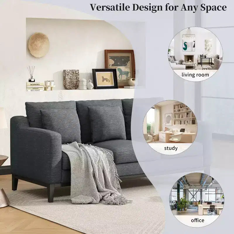 Divano imbottito a 3 posti con cuscini decorativi