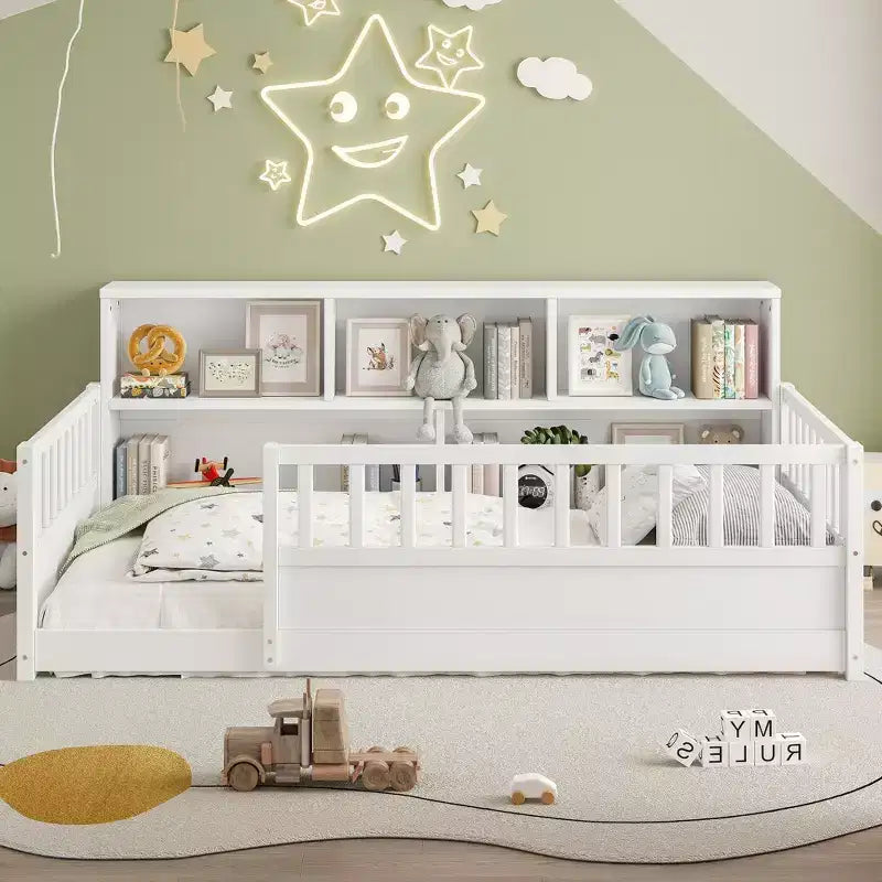 Letto per Bambini in Legno con Sponde e Scaffali Contenitori