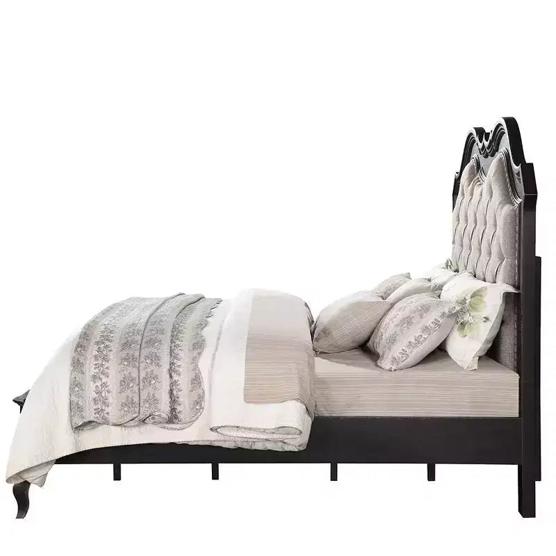 Letto Queen – Rivestimento in lino beige, struttura in legno, design capitonné